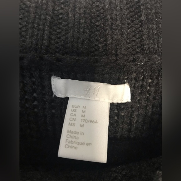 H&M chunky studded embellished sweater - Picture 3 of 3